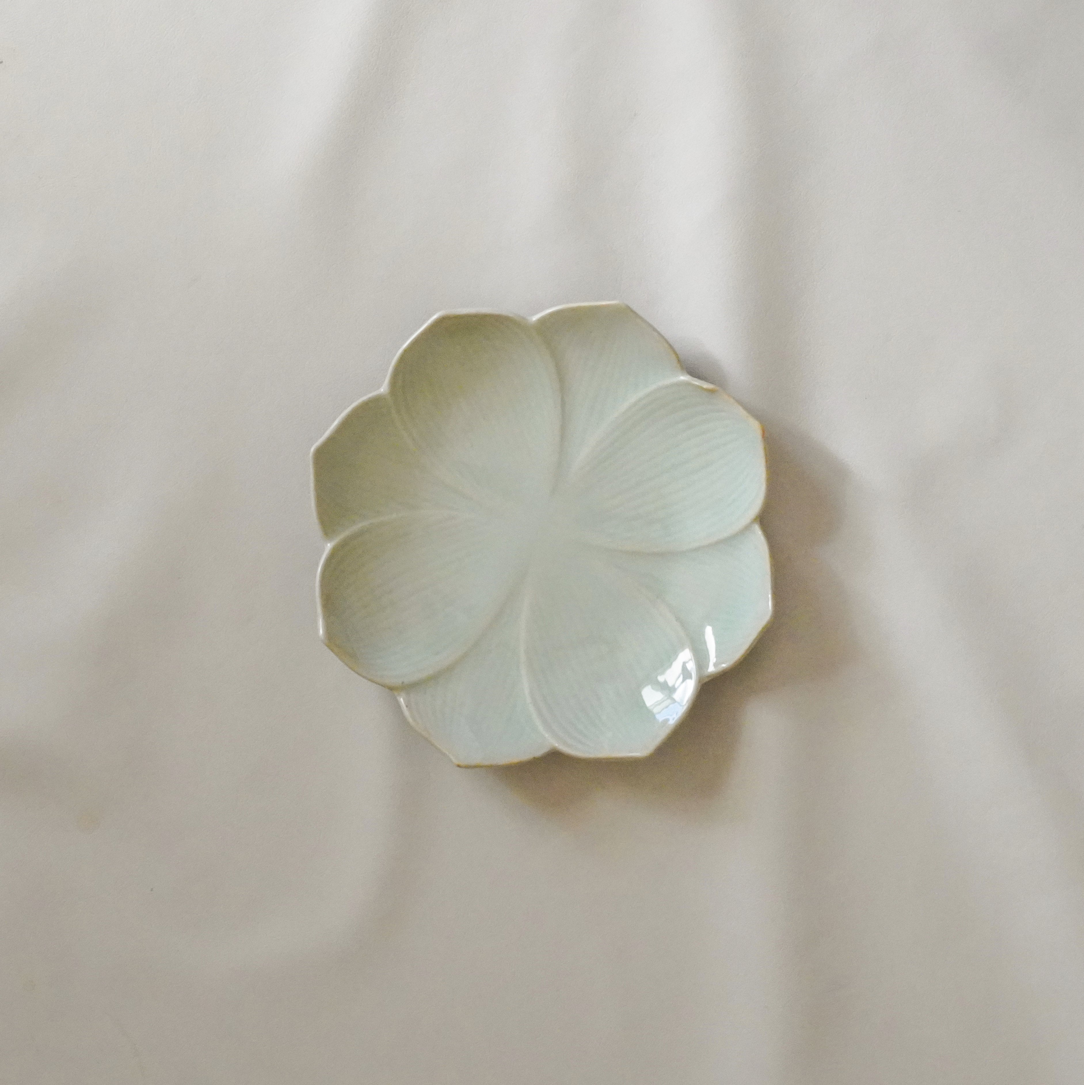 Light Green Handmade Porcelain Dessert Plate - 6'' Lotus Flower