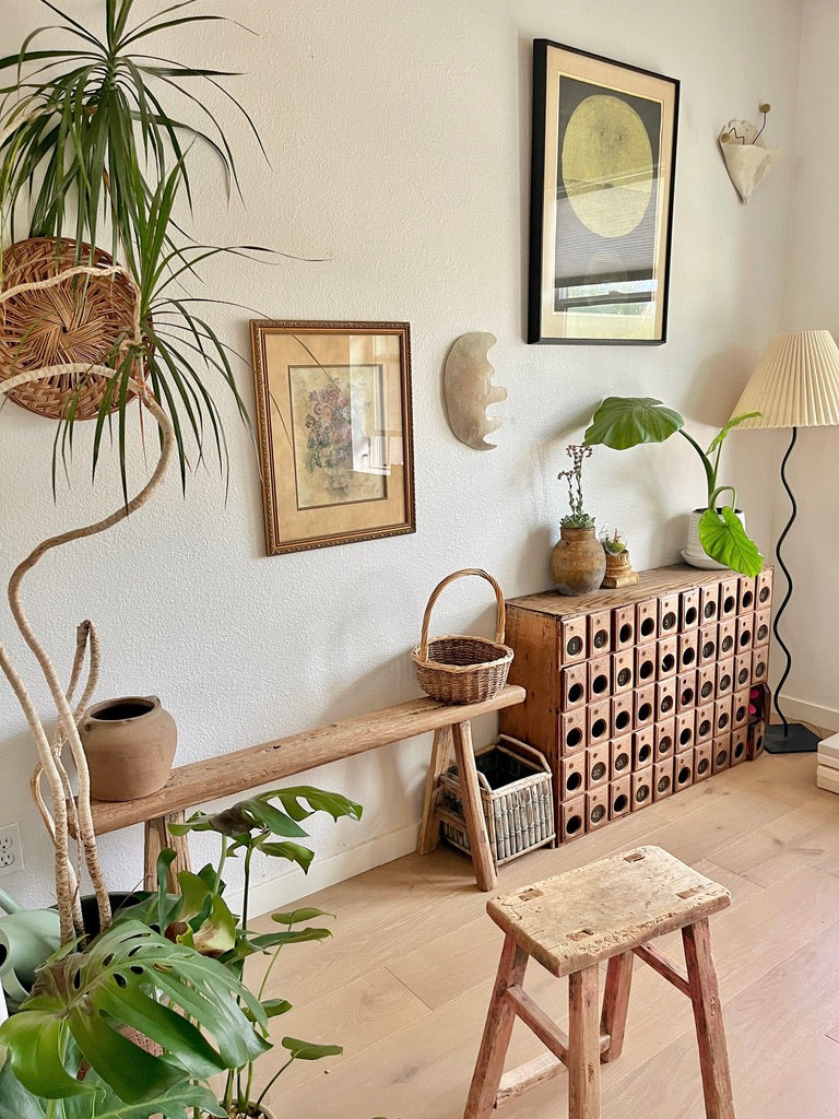 Versatile Vintage Wooden Bench: Endless Possibilities for Your Home