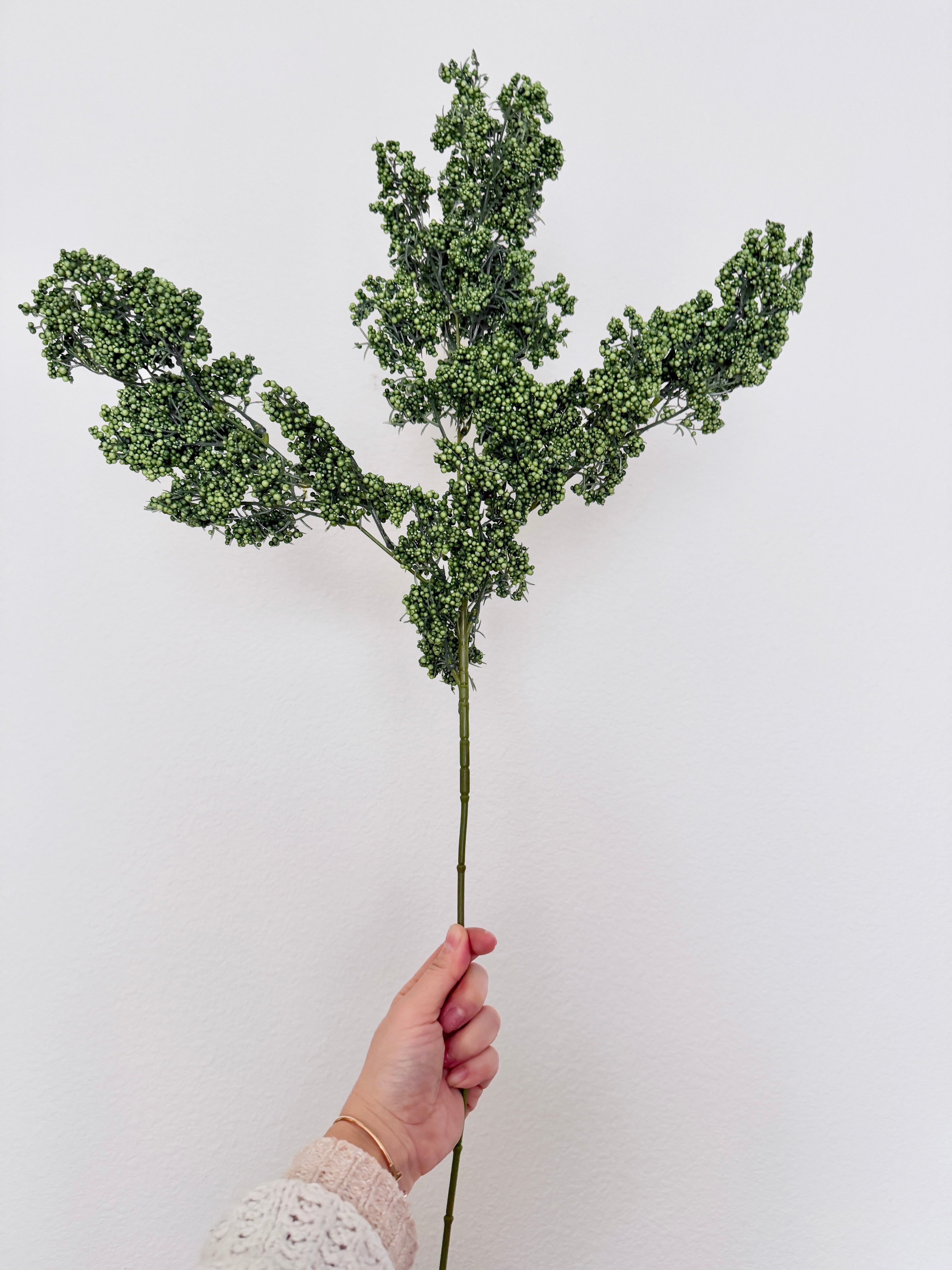 32‘’ Tall Artificial Berry Stem Bundle--Green