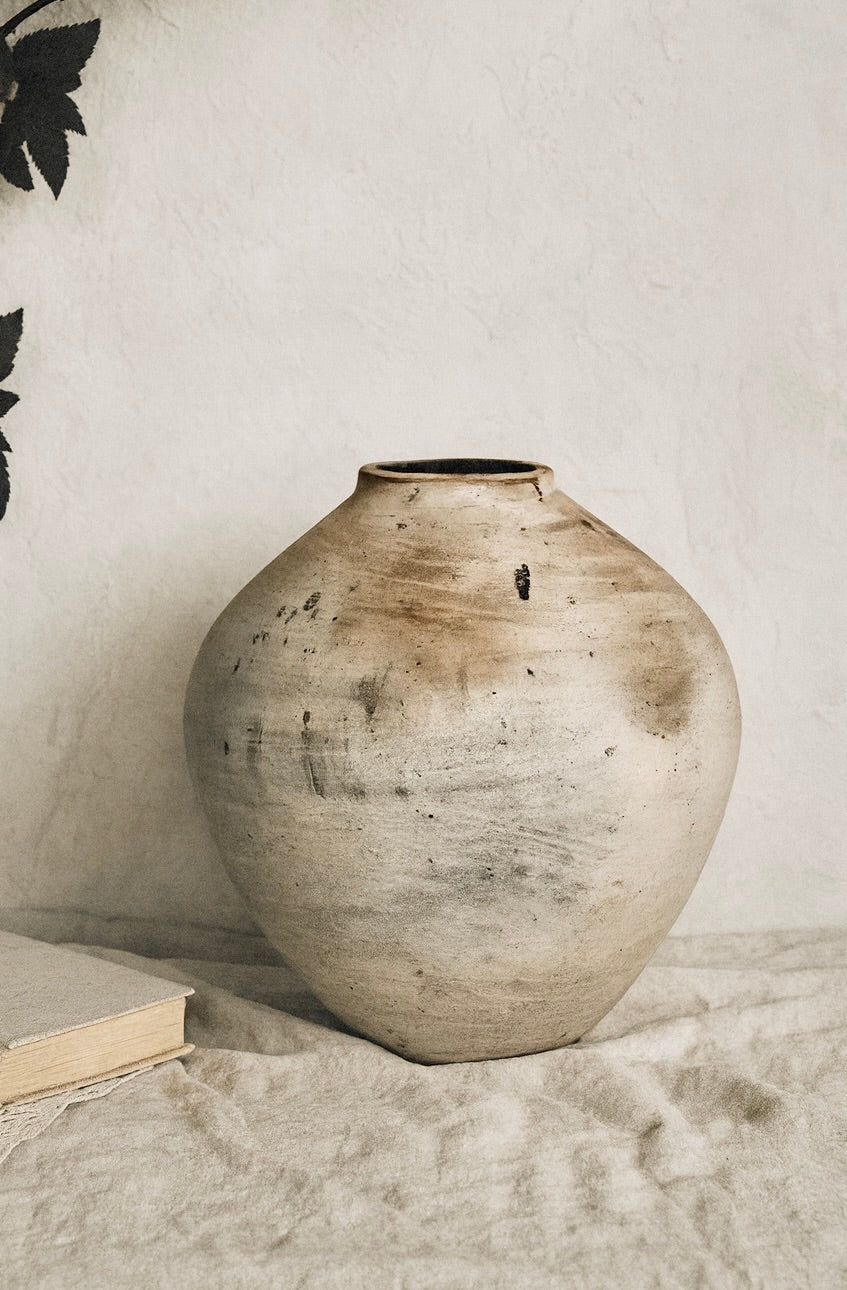 White Vintage Rustic Pot