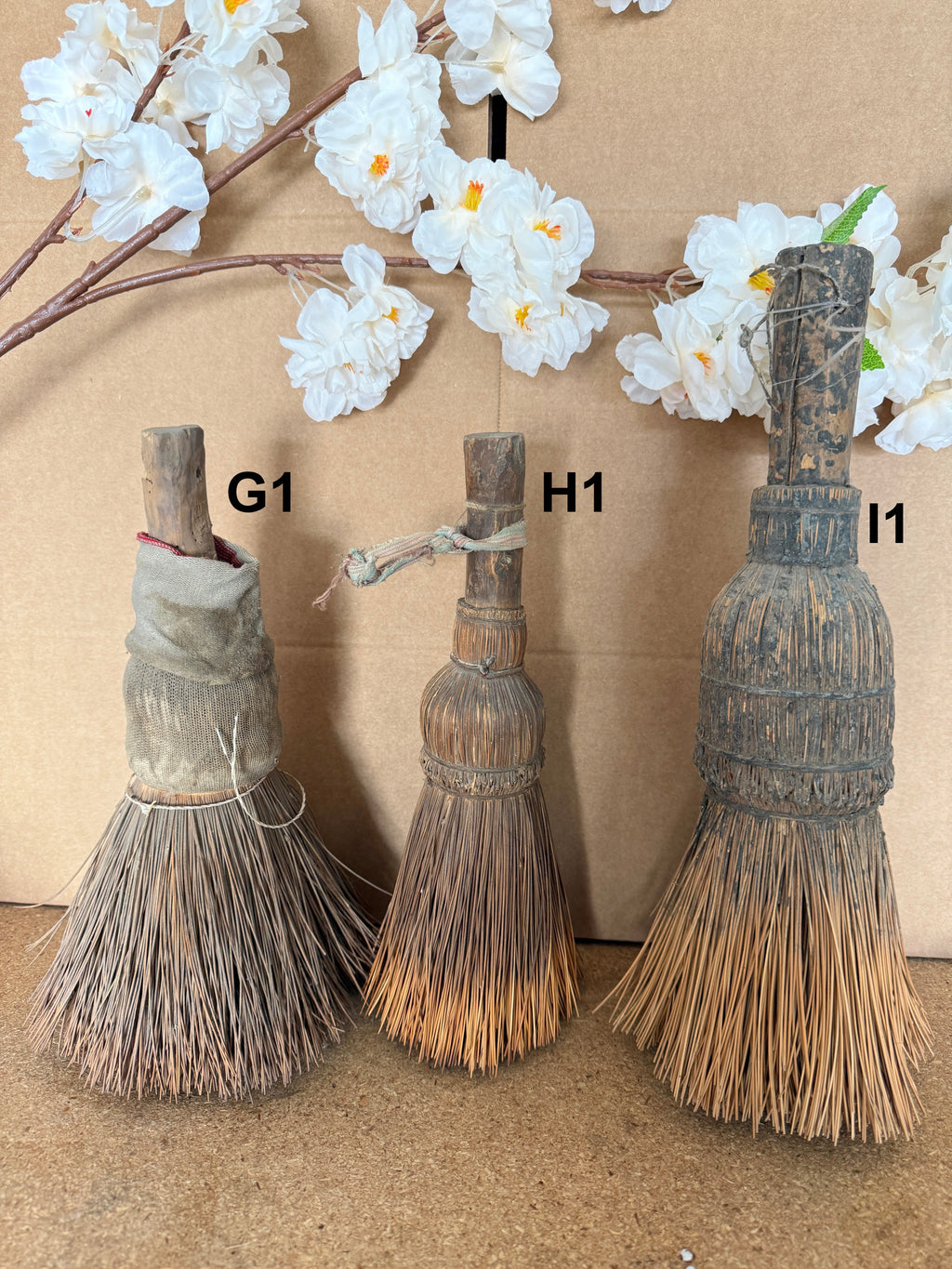 Farmhouse Vintage Chinese Brushes