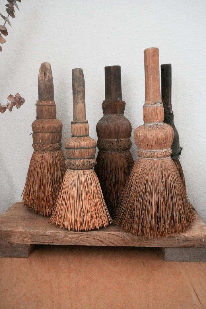 Farmhouse Vintage Chinese Brushes