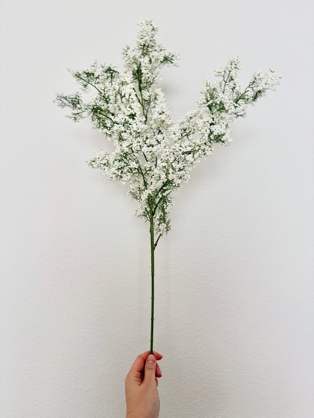 32‘’ Tall Artificial Berry Stem Bundle--White