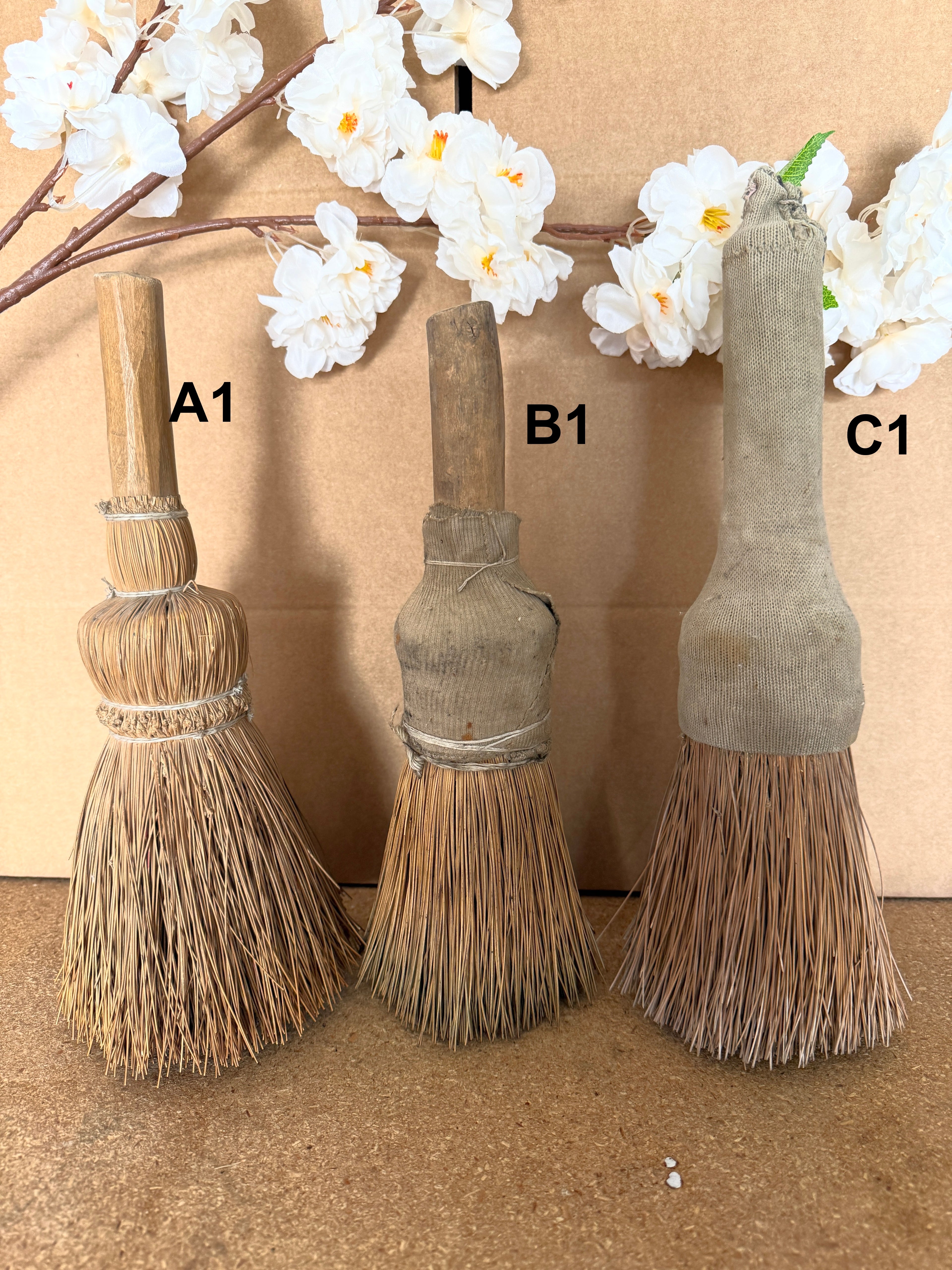 Farmhouse Vintage Chinese Brushes