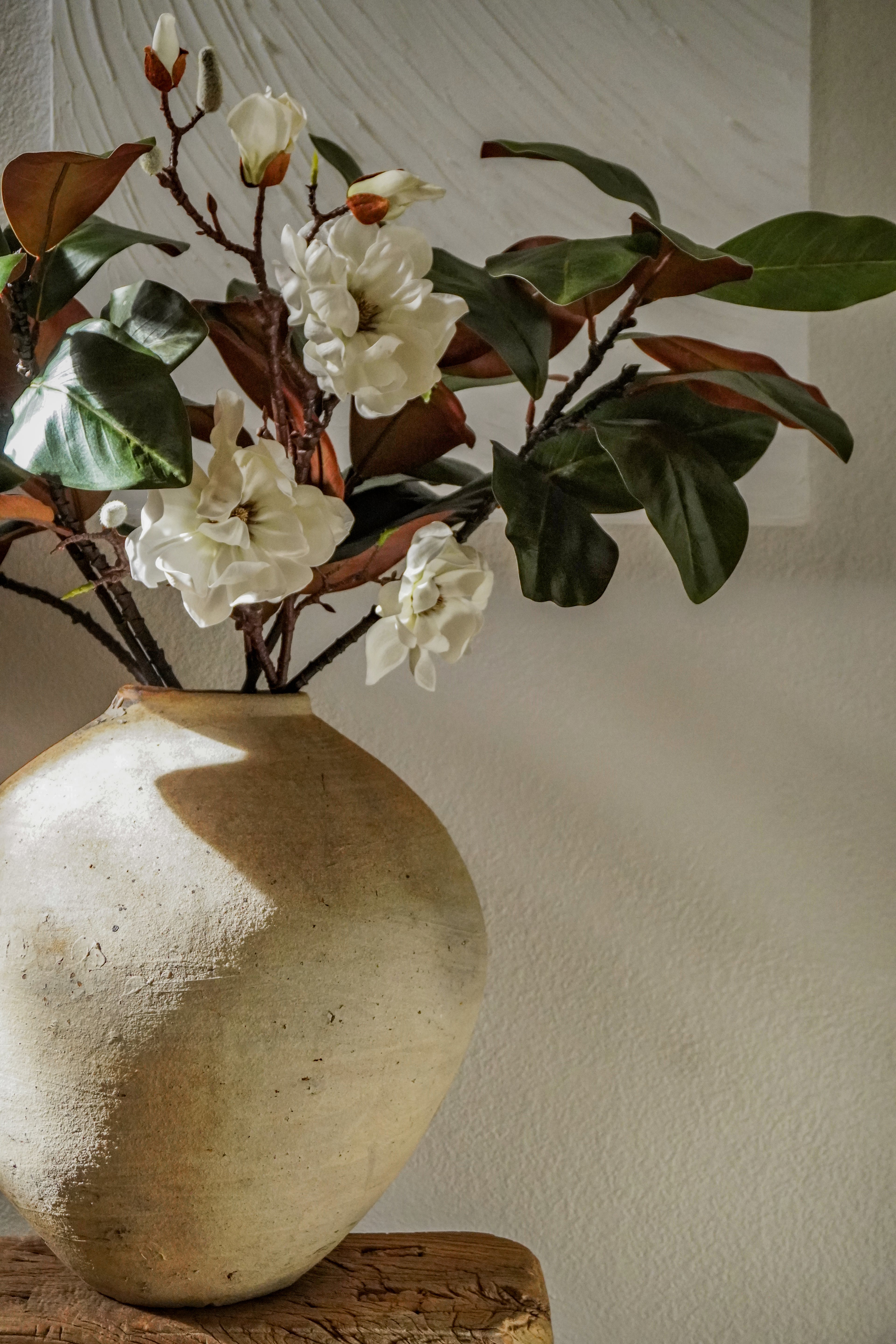 41‘’Faux Magnolia Leaf Branch