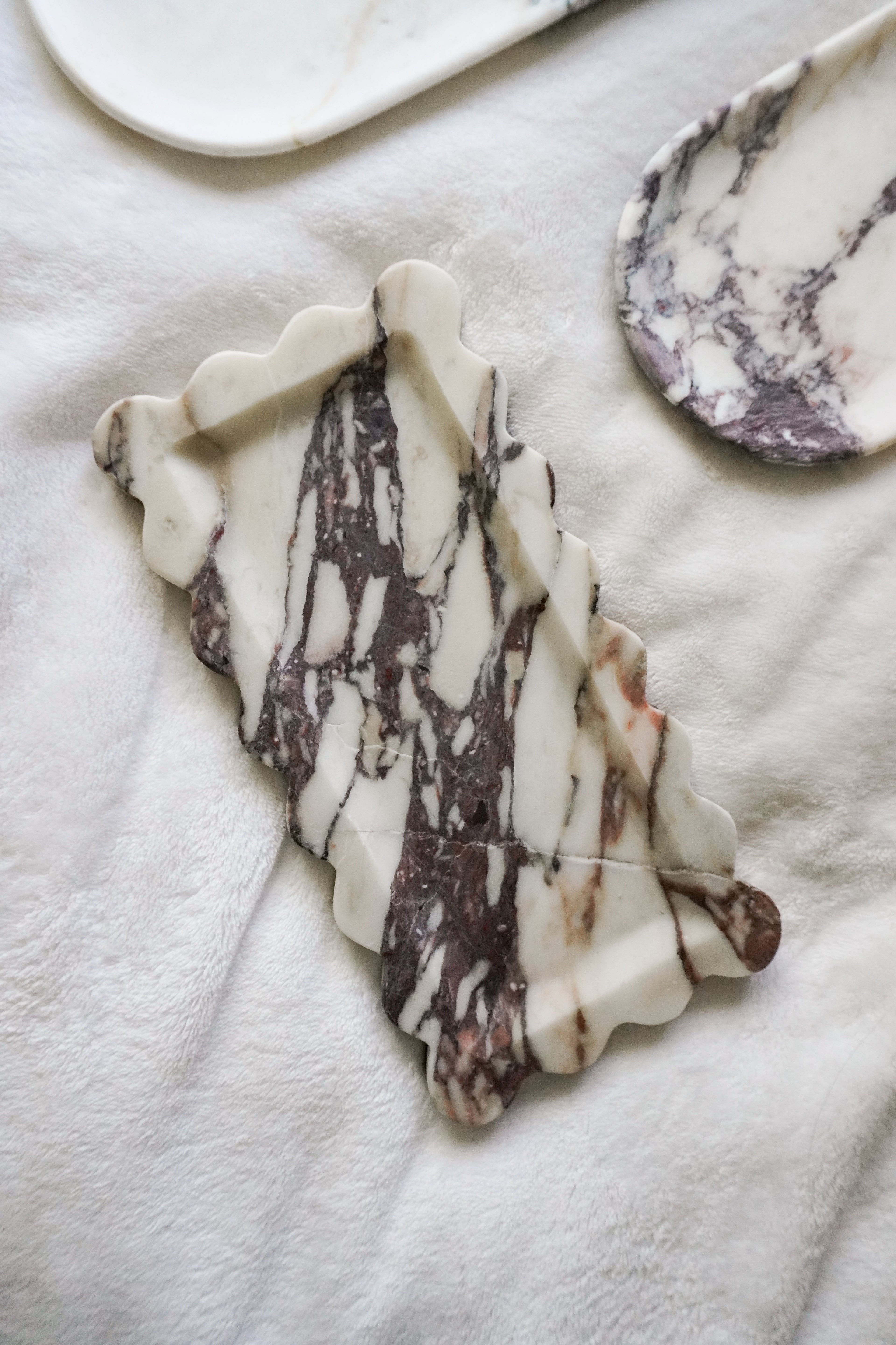 Scalloped Marble Tray--Multiple Colors