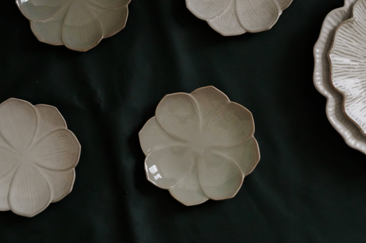 Handmade Porcelain Desert Plate - 6'' Light Green Lotus Flower (S)