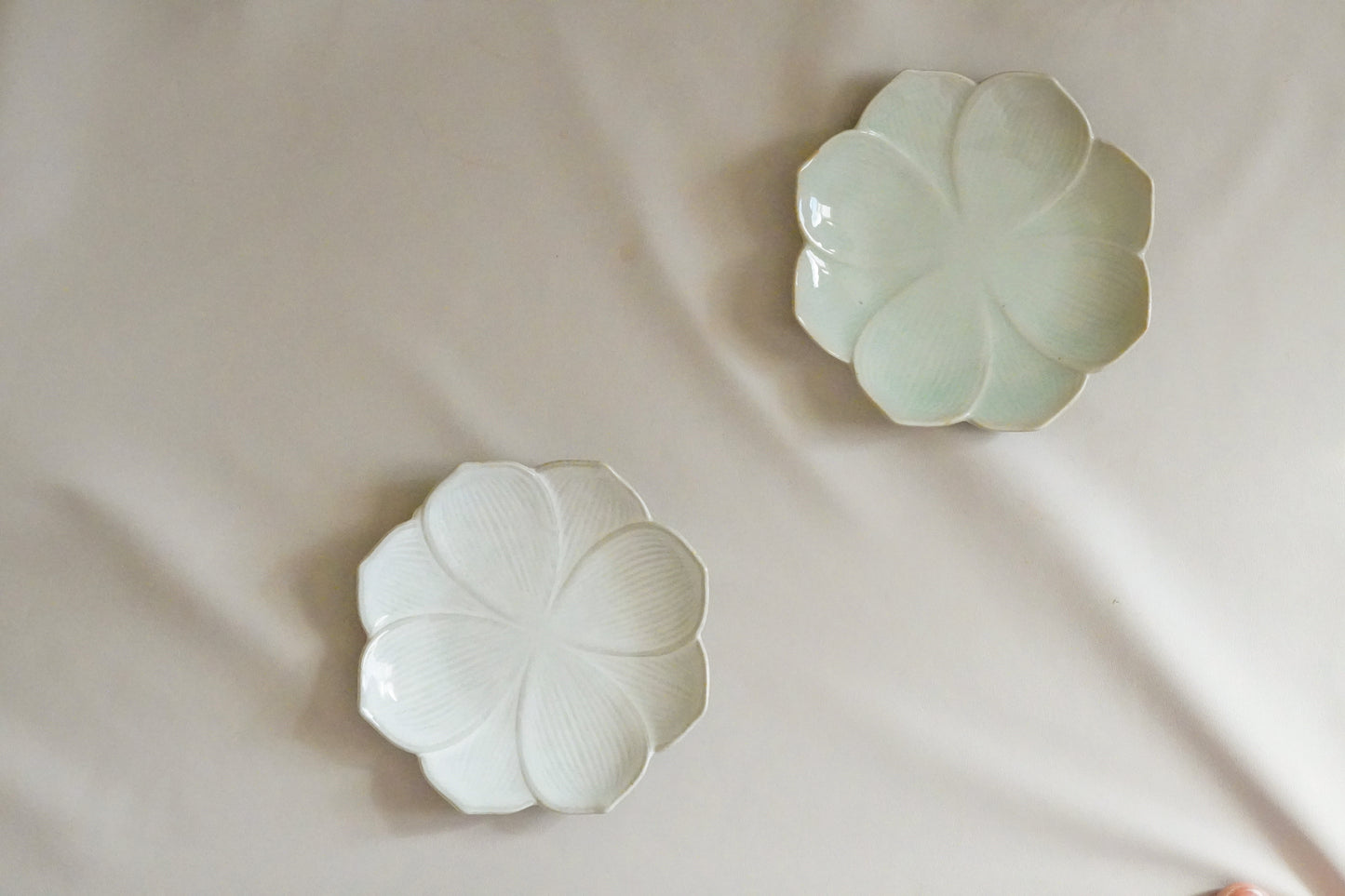 Handmade Porcelain Desert Plate - 6'' Light Green Lotus Flower (S)