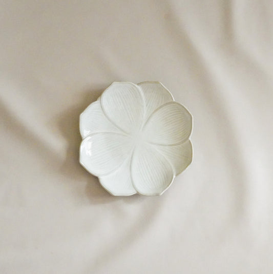 Handmade Porcelain Desert Plate - 6" White Lotus Flower (S)